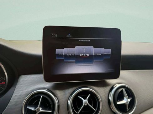 Used 2019 Mercedes-Benz GLA 250 4MATIC image 21