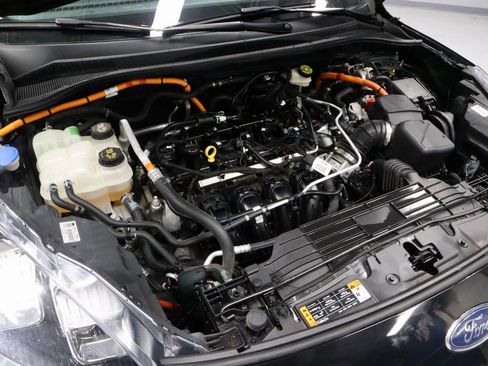 Certified 2022 Ford Escape Titanium image 17