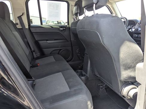 Used 2015 Jeep Patriot Sport w/ Power Value Group AWD/4WD image 28