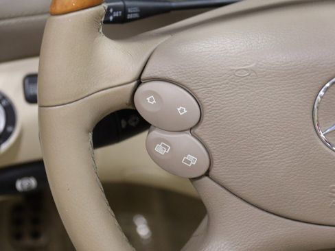 Used 2007 Mercedes-Benz SL 550 image 49