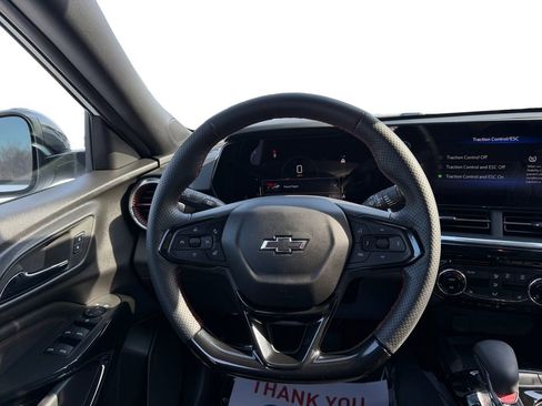 Used 2024 Chevrolet Trax RS w/ Sunroof Package image 12