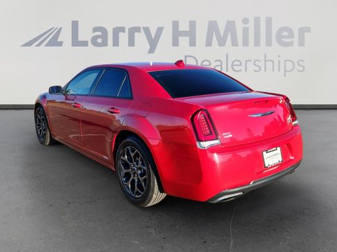 Used 2017 Chrysler 300 S image 4