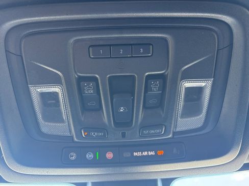 Used 2022 GMC Sierra 1500 AT4 w/ AT4 Premium Package image 22