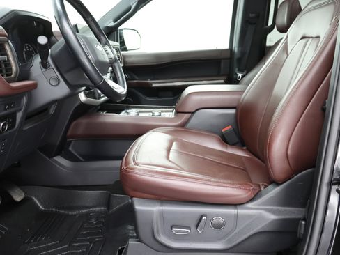 Used 2023 Ford Expedition Max Limited image 8