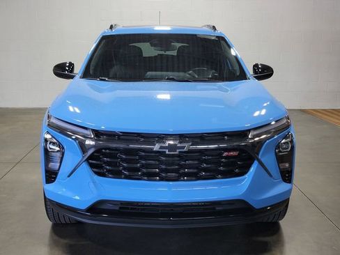 Certified 2024 Chevrolet Trax RS w/ Sunroof Package FWD image 3