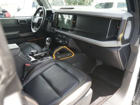 Certified 2023 Ford Bronco Badlands w/ Sasquatch Package AWD/4WD image 17