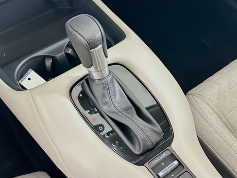 Used 2025 Honda HR-V LX image 24