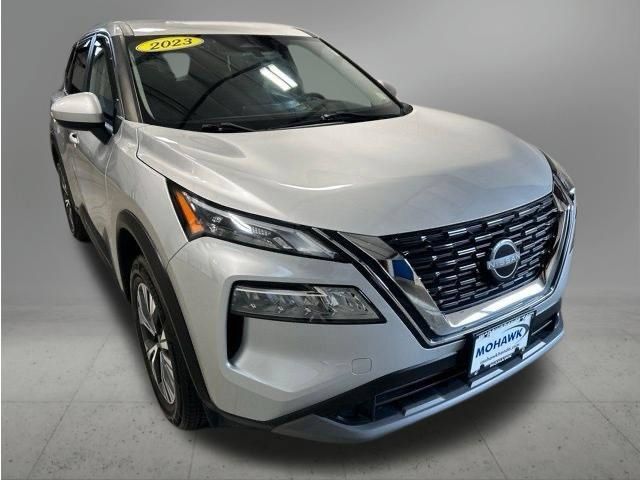 Used 2023 Nissan Rogue SV AWD/4WD image 7