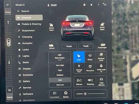 Used 2022 Tesla Model X image 32