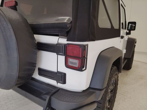 Used 2013 Jeep Wrangler Moab image 11