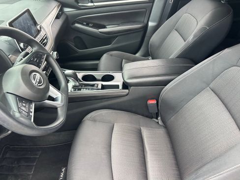 Used 2023 Nissan Altima 2.5 SV FWD image 10