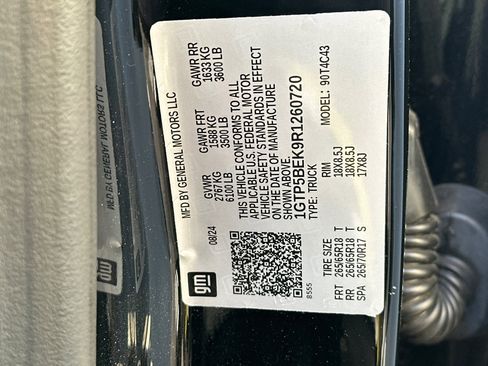 Used 2024 GMC Canyon Elevation image 39