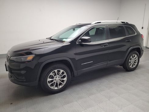 Used 2019 Jeep Cherokee Latitude Plus w/ Cold Weather Group image 2