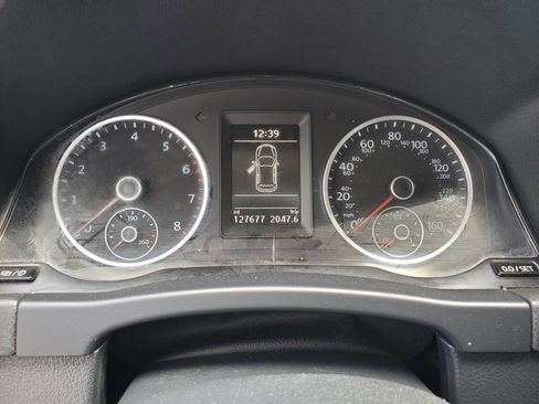 Used 2016 Volkswagen Tiguan S image 11