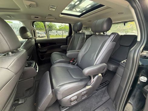 Used 2025 Kia Carnival SX Prestige FWD image 16