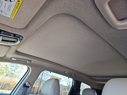 Used 2023 Hyundai Santa Fe Limited image 29