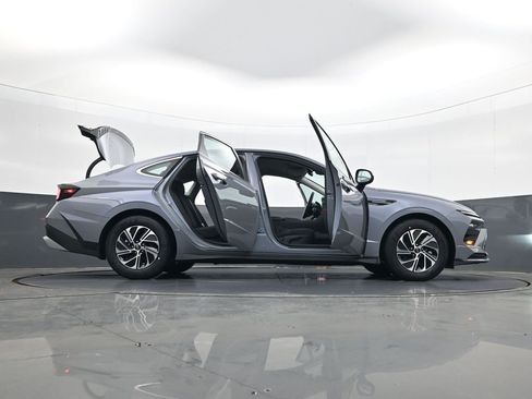 New 2026 Hyundai Sonata Blue FWD image 33