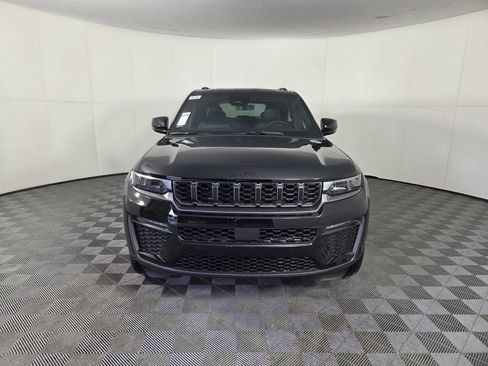 New 2026 Jeep Grand Cherokee Limited w/ Limited Altitude Package AWD/4WD image 3