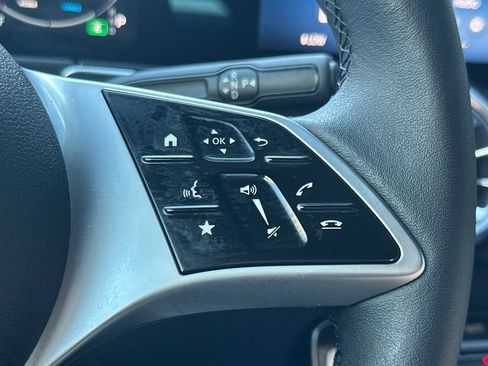 Used 2025 Mercedes-Benz GLB 250 250 image 31