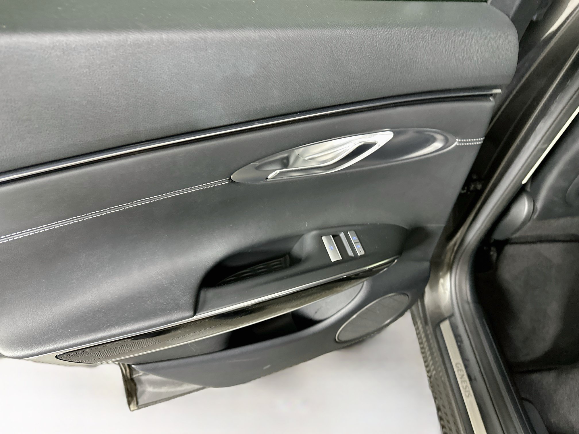 Used 2025 Genesis GV70 2.5T AWD/4WD image 26