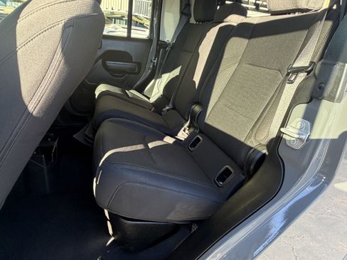 Certified 2022 Jeep Gladiator Sport image 30