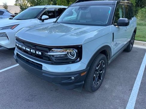 Used 2022 Ford Bronco Sport Outer Banks w/ Tech Package AWD/4WD image 2