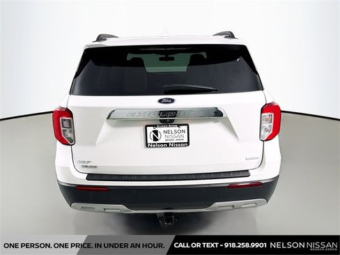 Used 2020 Ford Explorer XLT w/ Equipment Group 202A image 6