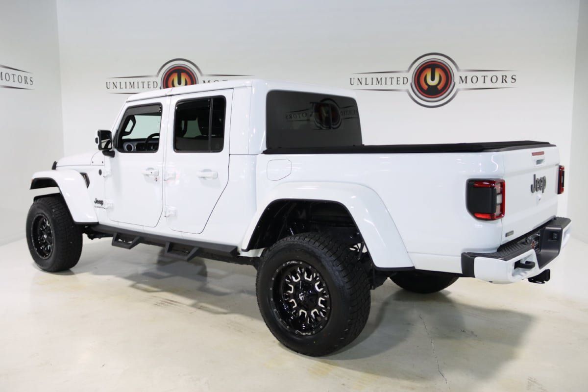 Used 2021 Jeep Gladiator Overland AWD/4WD image 3