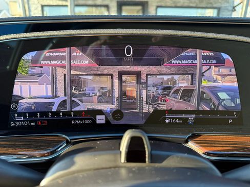 Used 2023 Cadillac Escalade ESV Premium Luxury image 23