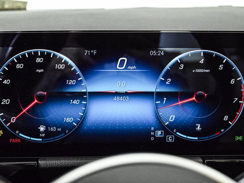 Used 2022 Mercedes-Benz GLA 250 4MATIC image 11