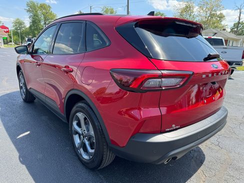 Used 2025 Ford Escape ST-Line w/ Tech Pack #1 AWD/4WD image 3