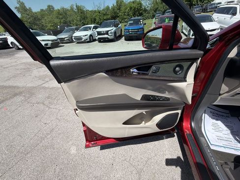 Used 2019 Lincoln Nautilus Select AWD/4WD image 13
