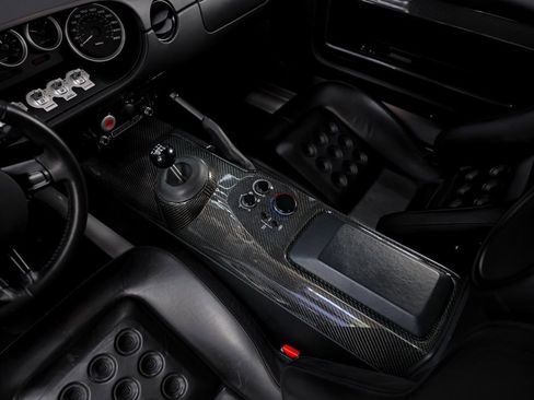 Used 2006 Ford GT image 25