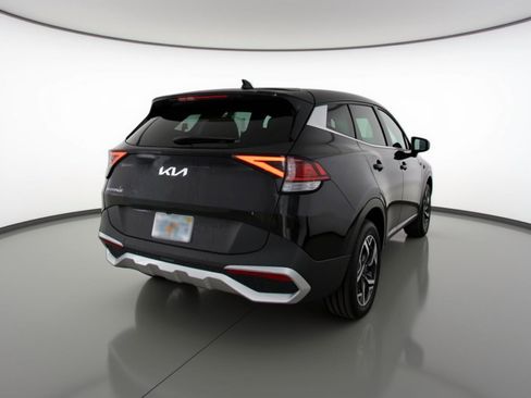 Used 2025 Kia Sportage LX image 9