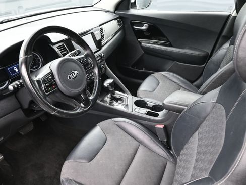 Used 2019 Kia Niro S Touring image 10