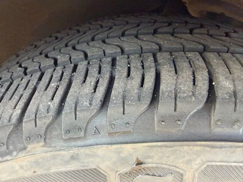 Used 2024 Chevrolet Malibu LT image 28