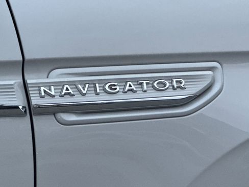 Used 2022 Lincoln Navigator L Reserve image 27