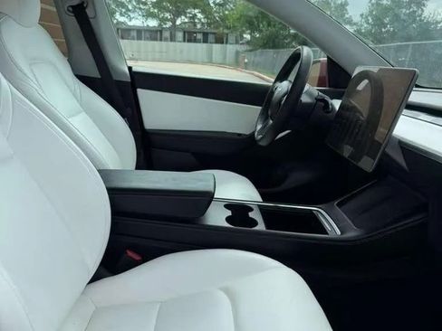 Used 2021 Tesla Model Y Long Range AWD/4WD image 11