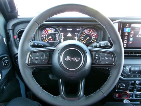 New 2026 Jeep Wrangler Unlimited Rubicon w/ Steel Bumper Group image 9