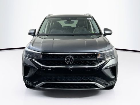 Used 2022 Volkswagen Taos SE image 2