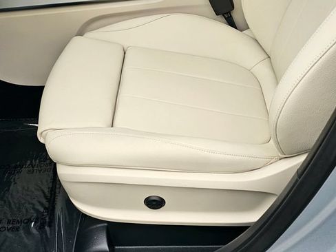 New 2026 Mercedes-Benz GLB 250 4MATIC image 15