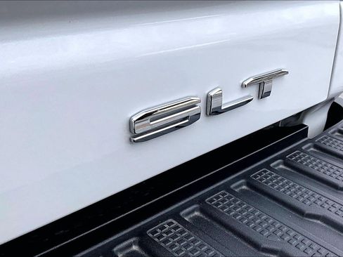 Used 2025 GMC Sierra 3500 SLT w/ SLT Premium Package image 8