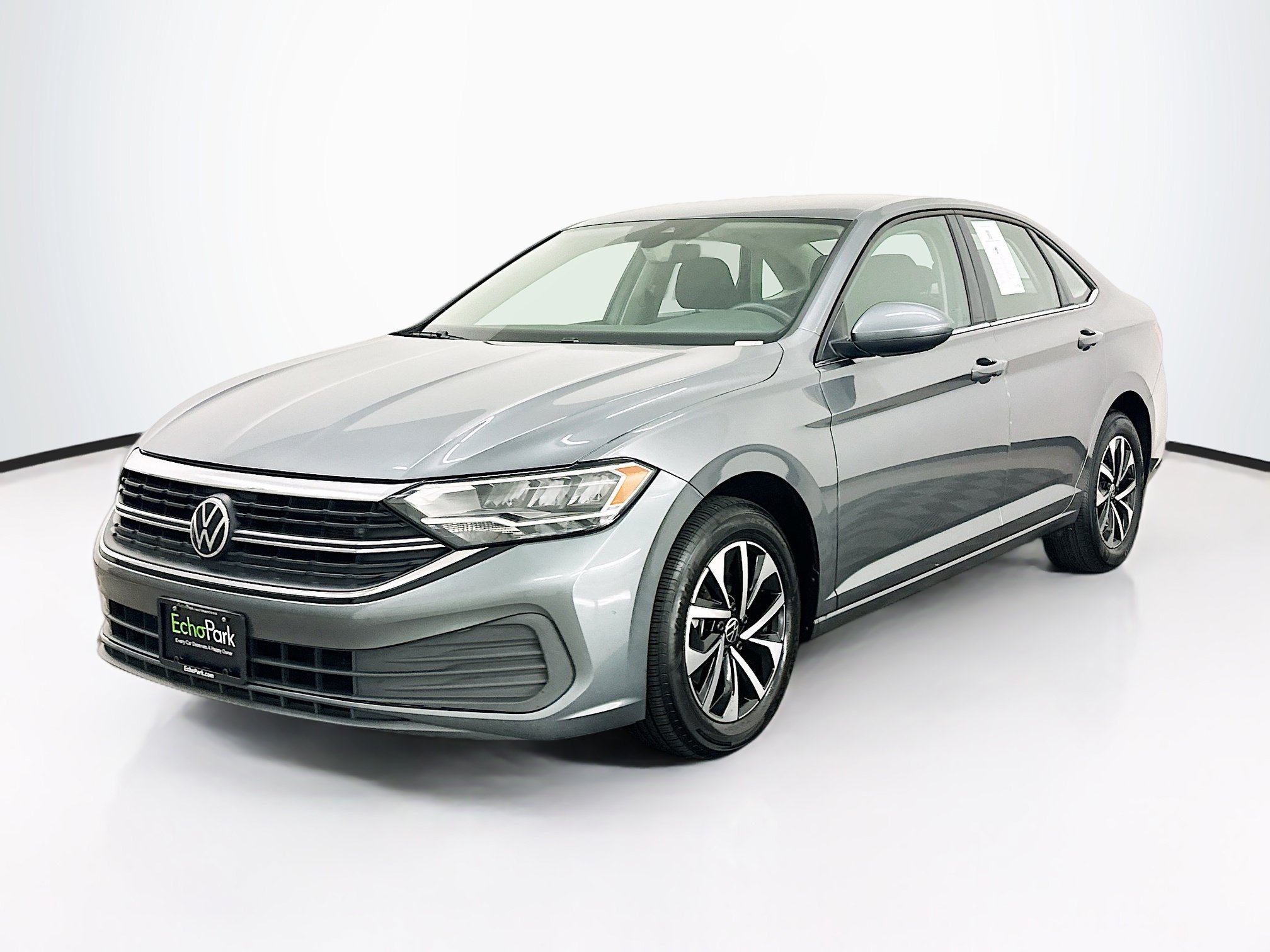 Used 2024 Volkswagen Jetta S FWD image 3