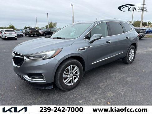 Used 2019 Buick Enclave Essence image 2