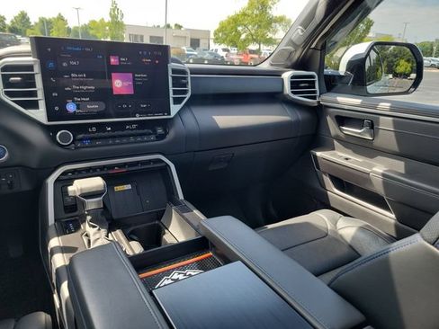 Used 2023 Toyota Tundra Platinum AWD/4WD image 12