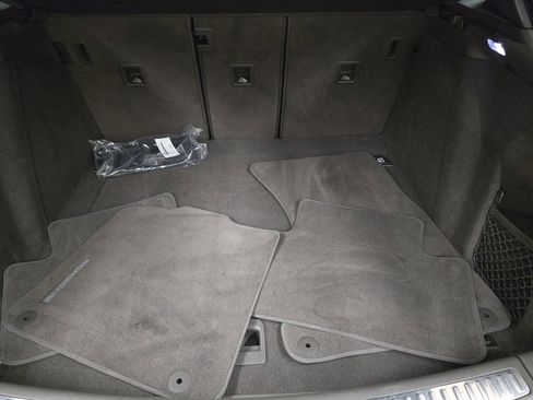 Used 2021 Porsche Macan S image 37