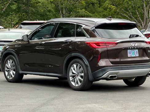 Used 2020 INFINITI QX50 Luxe w/ Navigation Package FWD image 6