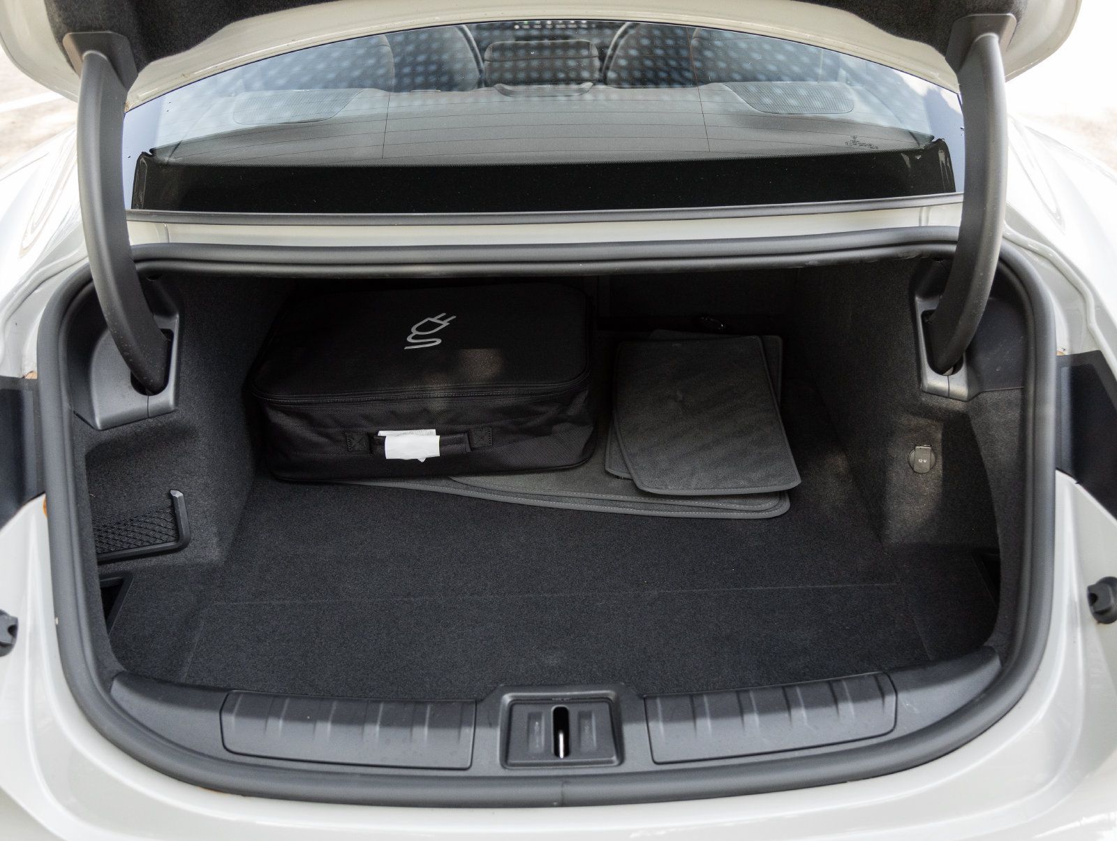 Certified 2024 Porsche Taycan RWD image 29