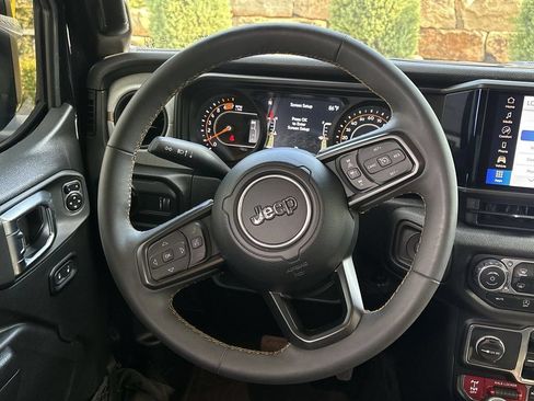 Used 2024 Jeep Wrangler Unlimited Sport AWD/4WD image 21