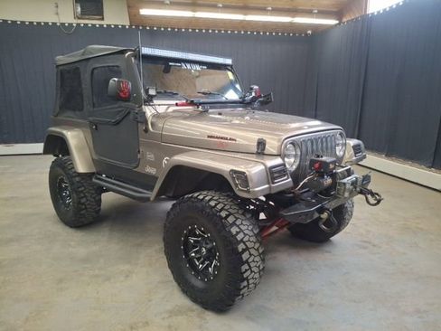Used 2003 Jeep Wrangler Sahara AWD/4WD image 7